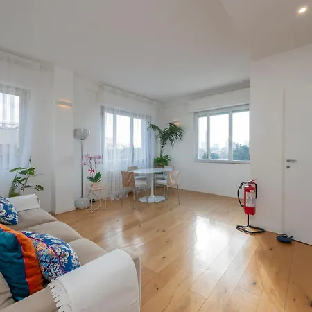 Isola M5 Elegance Two Minutes From The Metro
