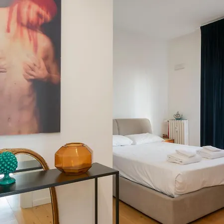 Lejlighed Isola M5 Elegance Two Minutes From The Metro *