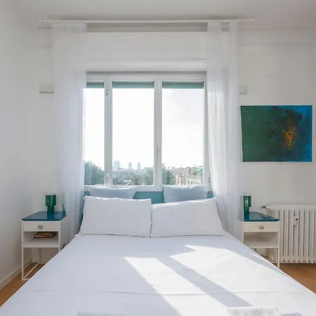 Lejlighed Isola M5 Elegance Two Minutes From The Metro