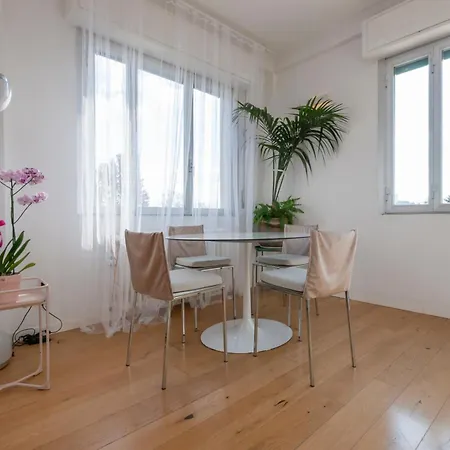 Lejlighed Isola M5 Elegance Two Minutes From The Metro *