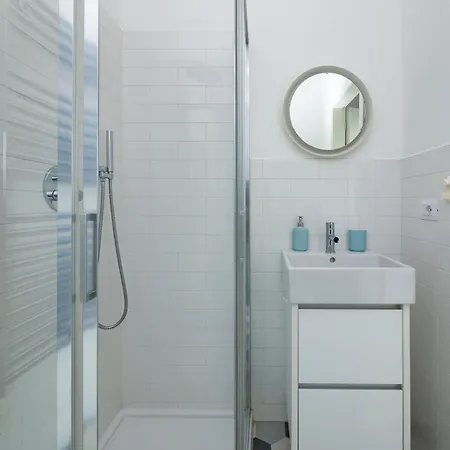 Lejlighed Isola M5 Elegance Two Minutes From The Metro *