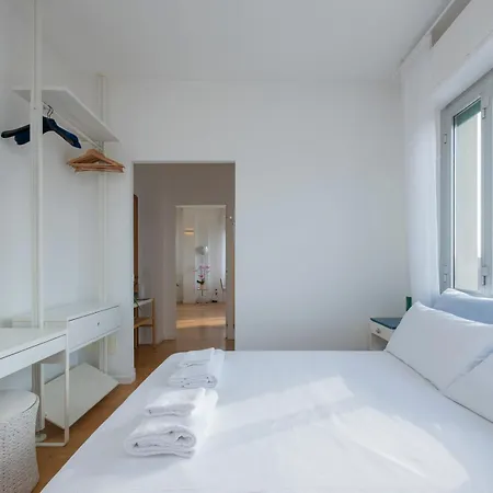 Isola M5 Elegance Two Minutes From The Metro Milano