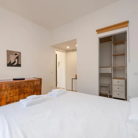 Lejlighed Isola M5 Elegance Two Minutes From The Metro
