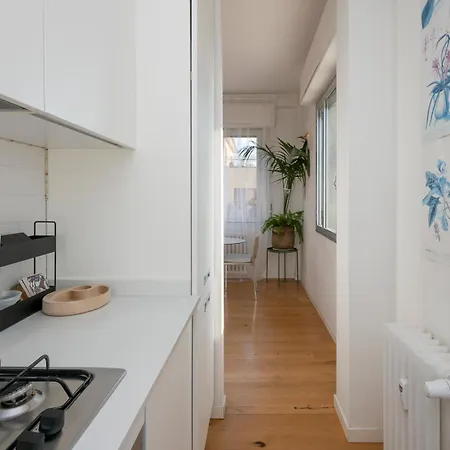 Lejlighed Isola M5 Elegance Two Minutes From The Metro