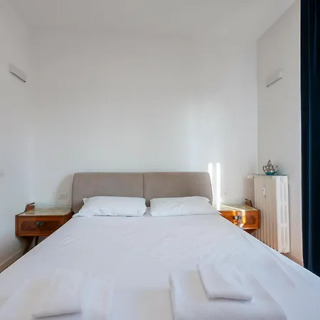 Lejlighed Isola M5 Elegance Two Minutes From The Metro *
